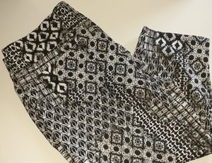 Plus Size Cropped Leggings